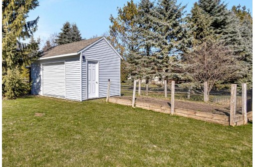 N6215 Woodland Meadows Drive, Sheboygan, WI 53083