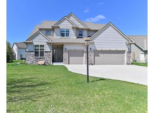 7989 South River Court Franklin, WI 53132-7107