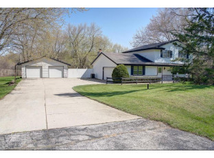 W285S3480 Snow Goose Trail Waukesha, WI 53189-8913