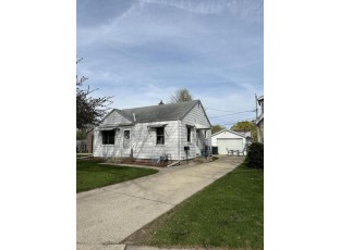 2430 South Buchanan Place West Allis, WI 53219-1935