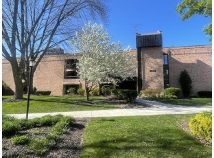 3942 North Oakland Avenue 136 Shorewood, WI 53211-2270