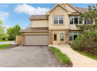 8683 South Deerwood Lane Franklin, WI 53132