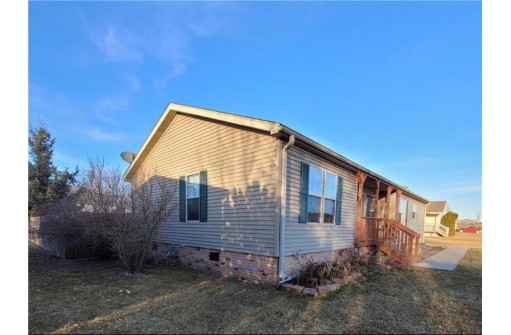 906 East Olson Street, Blair, WI 54616