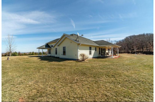 W2071 County Road R, Mondovi, WI 54755