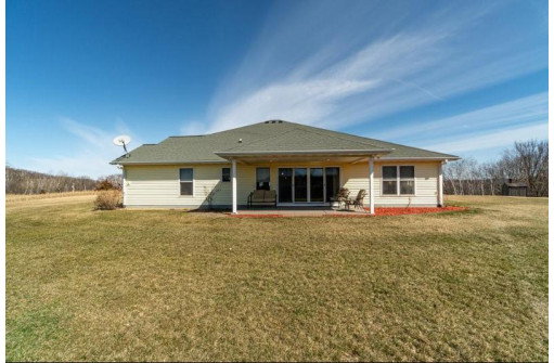 W2071 County Road R, Mondovi, WI 54755