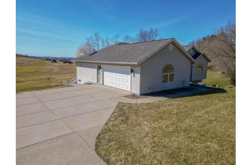 1421 Valley Estates Road, Mondovi, WI 54755