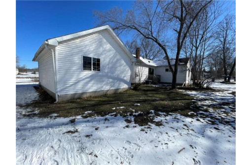 314 West Hawthorn Street, Strum, WI 54770