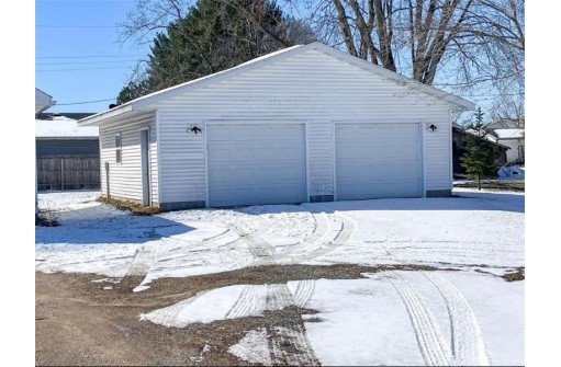 314 West Hawthorn Street, Strum, WI 54770