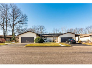 1032 Village Square Altoona, WI 54720