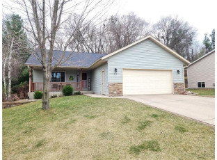 3219 Woodside Terrace Altoona, WI 54720