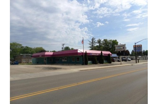 1017 East Green Bay Street, Shawano, WI 54166-2203