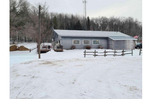 N10023 County Road J, Iola, WI 54945