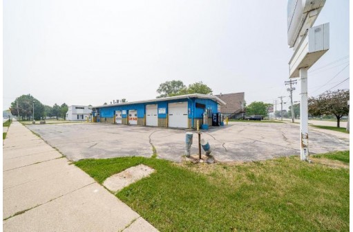 1339 South Commercial Street, Neenah, WI 54956