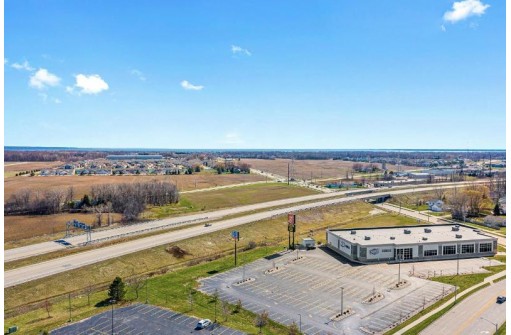 East Plank Road, Appleton, WI 54915-9333