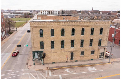 601 South Main Street B, Oshkosh, WI 54902-6056