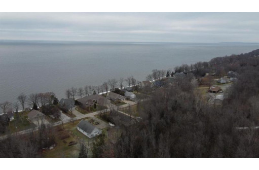 Edgewater Beach Road, Green Bay, WI 54311