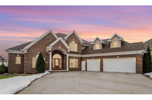 2389 Woodland Hills Drive, Menasha, WI 54952