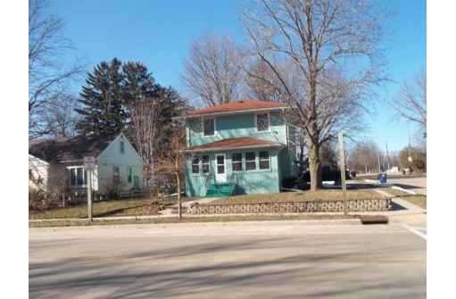 215 North Main Street, Clintonville, WI 54929-1127