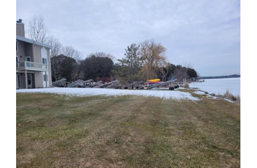 737 East Lakeview Road, Hustisford, WI 53034-9772