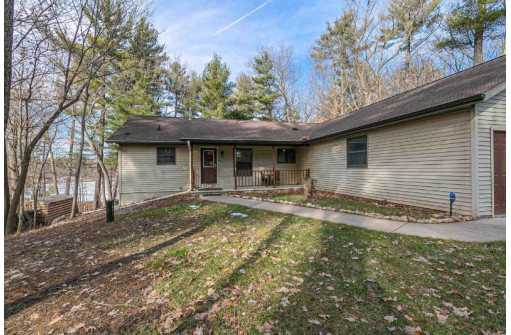 E2260 Maple Lane, Waupaca, WI 54981