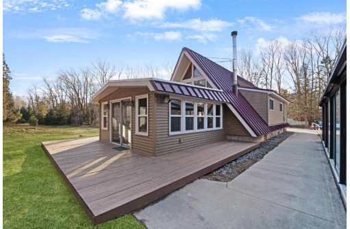 6815 East Hillcrest Road, Two Rivers, WI 54241