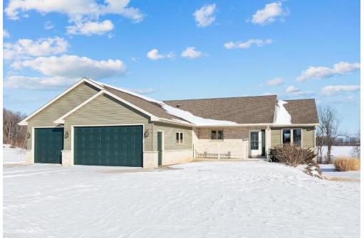 673 South Neumeyer Lane, Brillion, WI 54110