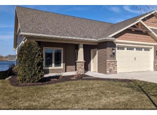 1331 Prairie Lake Circle Neenah, WI 54956