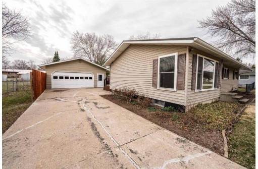 1411 South 16th Street, Prairie Du Chien, WI 53821