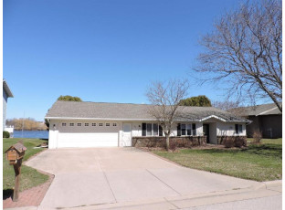 310 Lakeview Drive Hortonville, WI 54944