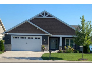 1339 Prairie Lake Circle 32 Neenah, WI 54956