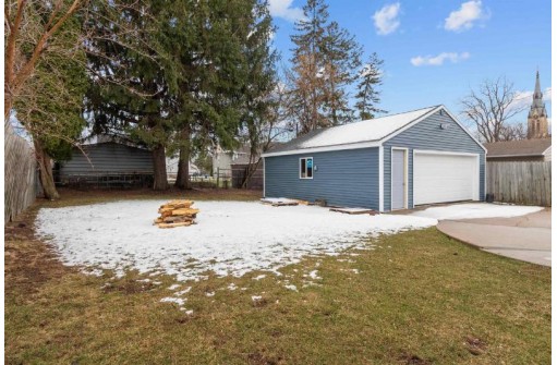 633 3rd Street, Menasha, WI 54952