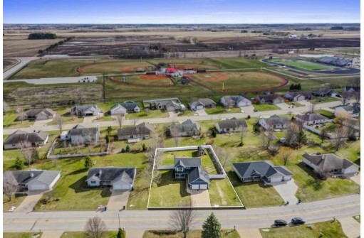 458 Nightingale Drive, Pulaski, WI 54162