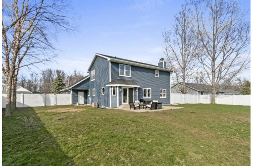 458 Nightingale Drive, Pulaski, WI 54162