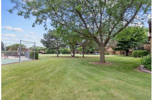 1140 Manor Drive 107, Neenah, WI 54956-5110