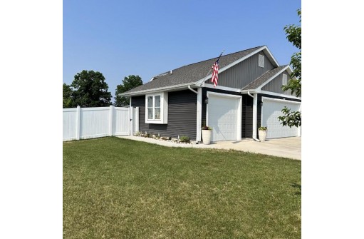 3305 Nelson Road, Oshkosh, WI 54904