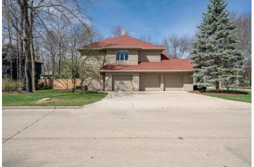 631 East Meadow Grove Boulevard, Appleton, WI 54915-4521