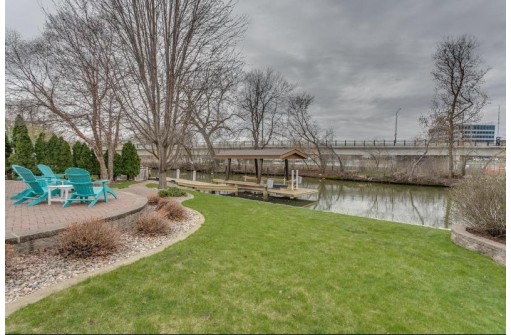 532 Riverway, Menasha, WI 54952