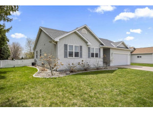 146 Olde School Road Neenah, WI 54956