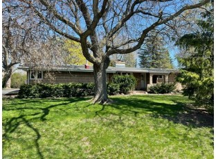 1445 Sunset Lane Menasha, WI 54952