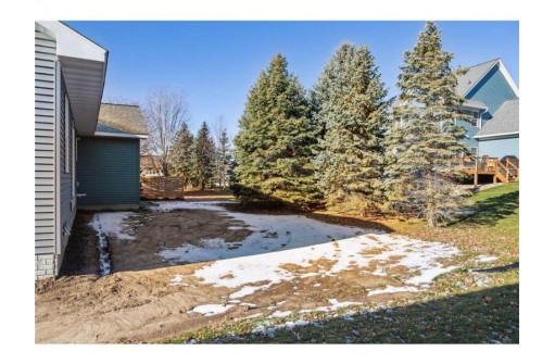 2105 Rushmore Drive, River Falls, WI 54022