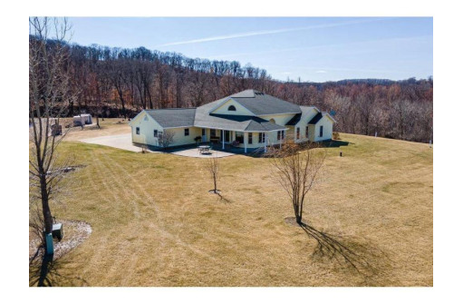 W2071 County Road R, Mondovi, WI 54755