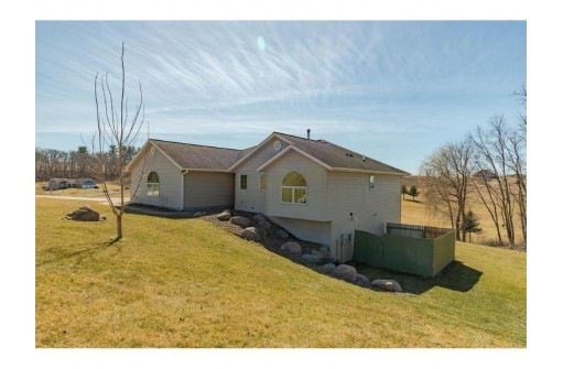 1421 Valley Estates Road, Mondovi, WI 54755