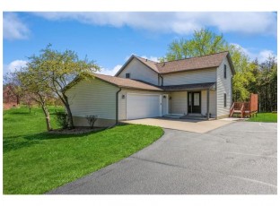 858 Bradley Drive Hudson, WI 54016