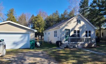 221 Pine Trl St. Ignace, MI 49781