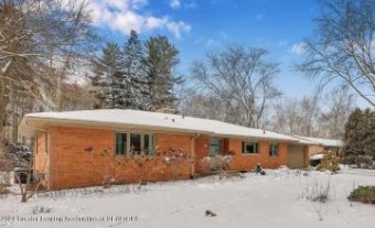 987 Lantern Hill Drive East Lansing, MI 48823