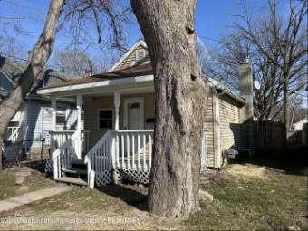 427 S Fairview Avenue Lansing, MI 48912