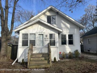 1208 Comfort Street Lansing, MI 48915