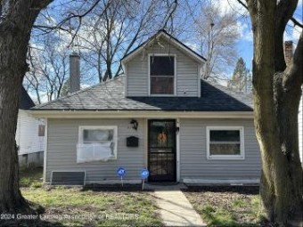 426 S Francis Avenue Lansing, MI 48912