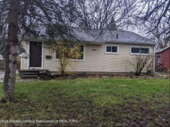 2027 Pleasant View Avenue Lansing, MI 48910