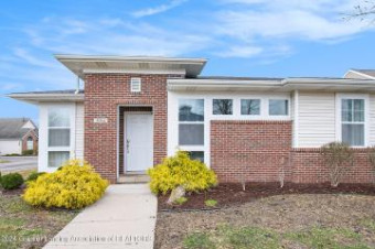 3034 Hamlet Circle East Lansing, MI 48823